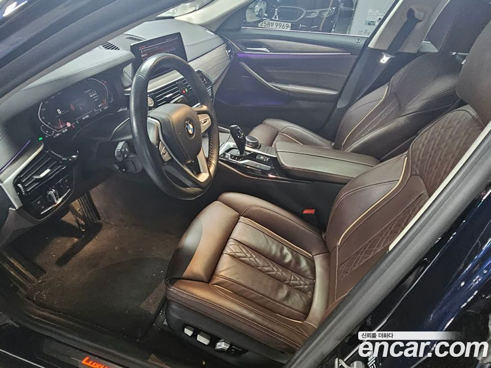 BMW 5 Series (G30) 520i Luxury (08.2020)