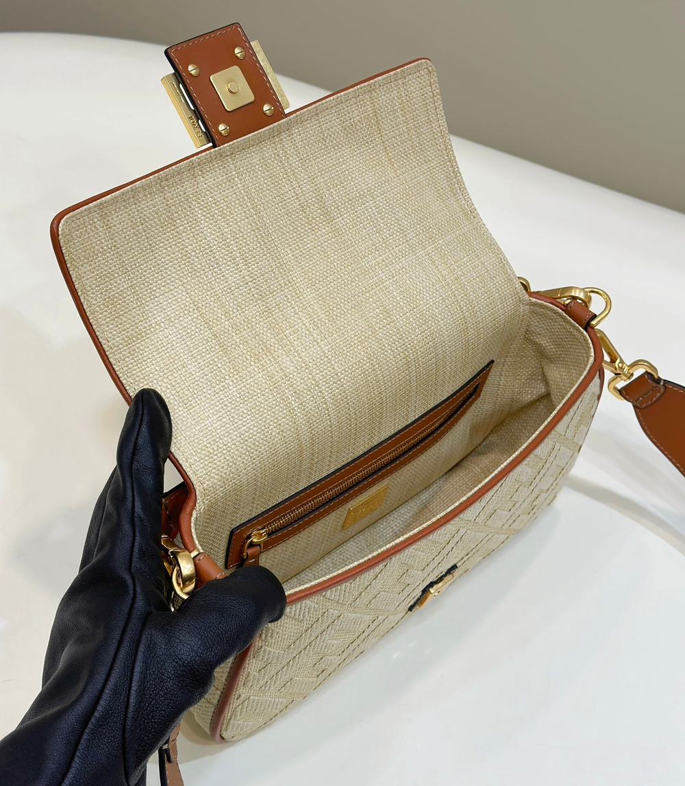 Fendi Baguette 27 cm