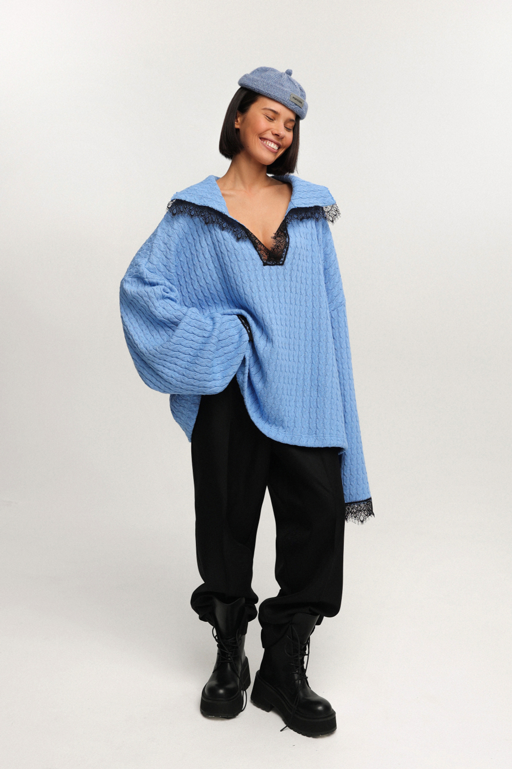 Джемпер с кружевом