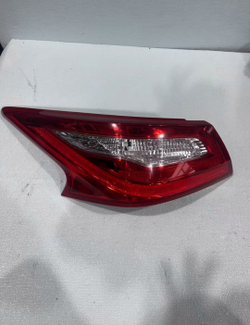 Оригинальный задний фонарь Nissan Teana в сборе