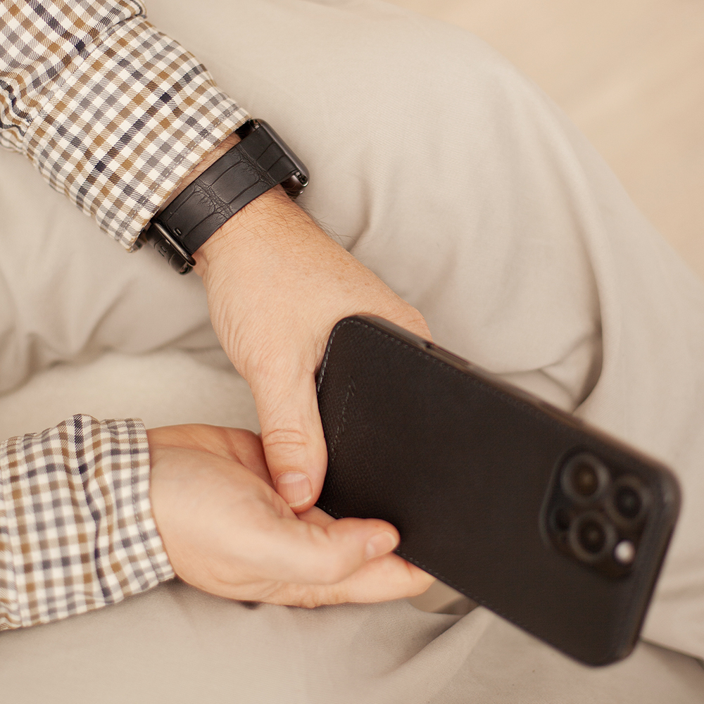 Ремешок для Apple Watch 44/45/46 mm из кожи крокодила, черного цвета