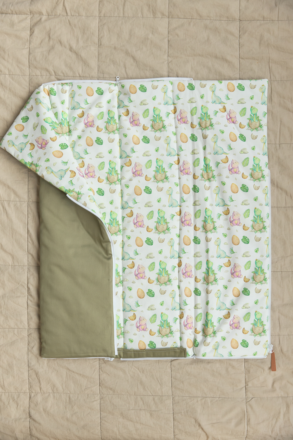 Комплект на выписку Динозаврики (хаки)/(конверт+слип+чепчик)