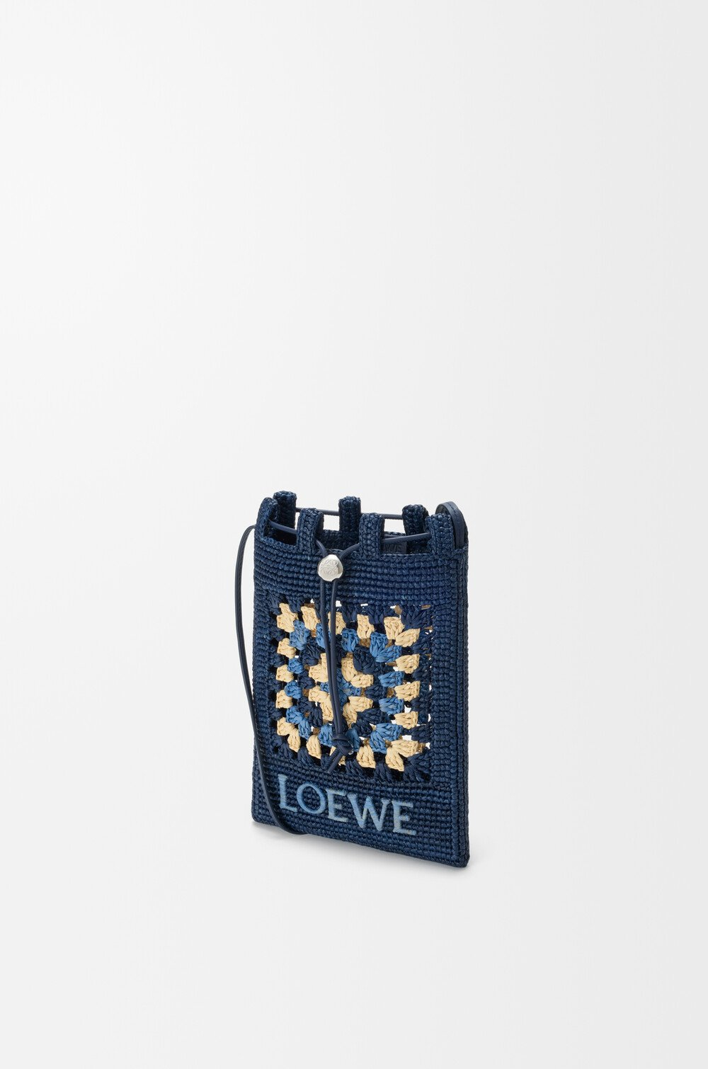 Loewe Сумка-мешок Patch Crochet на шнурке из телячьей кожи и рафии, темно-синий