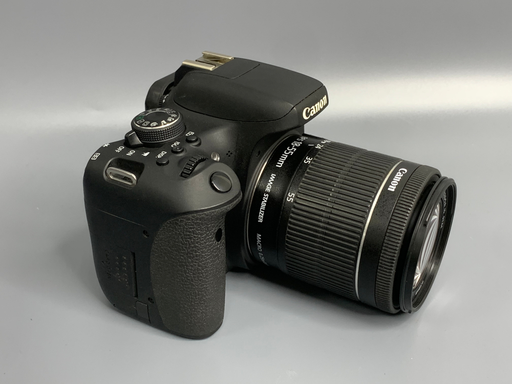 Canon 750D Kit 18-55mm IS STM 27.000 кадров