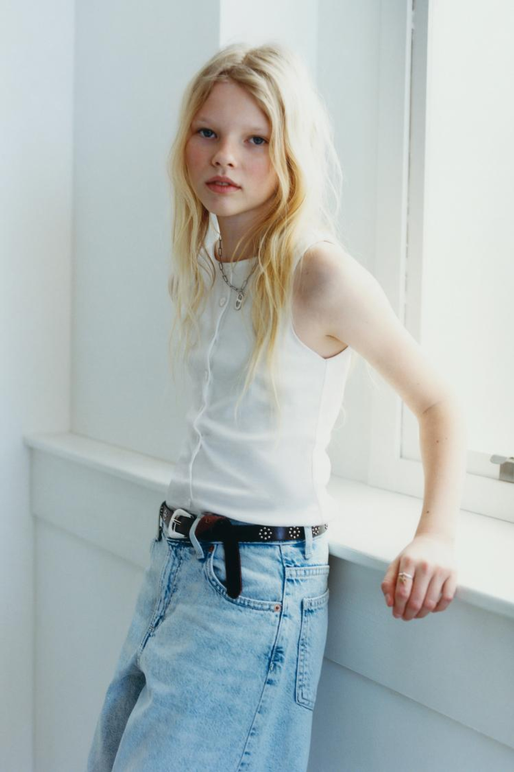 ZARA ФУТБОЛКА С ПУГОВИЦАМИ, БЕЛЫЙ