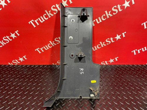 Накладка передней стойки 2018г.