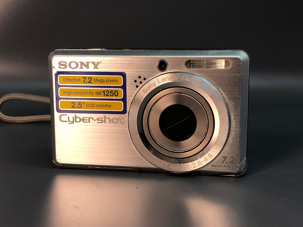 Sony Cybershot DSC-S750