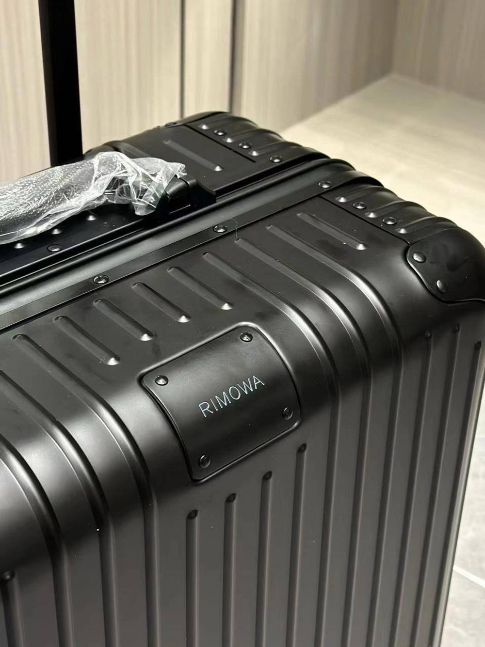 Чемодан Rimowa M