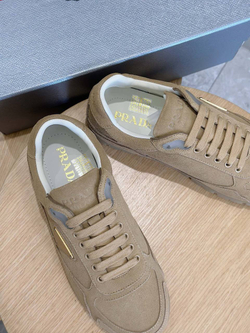 Кроссовки Prada