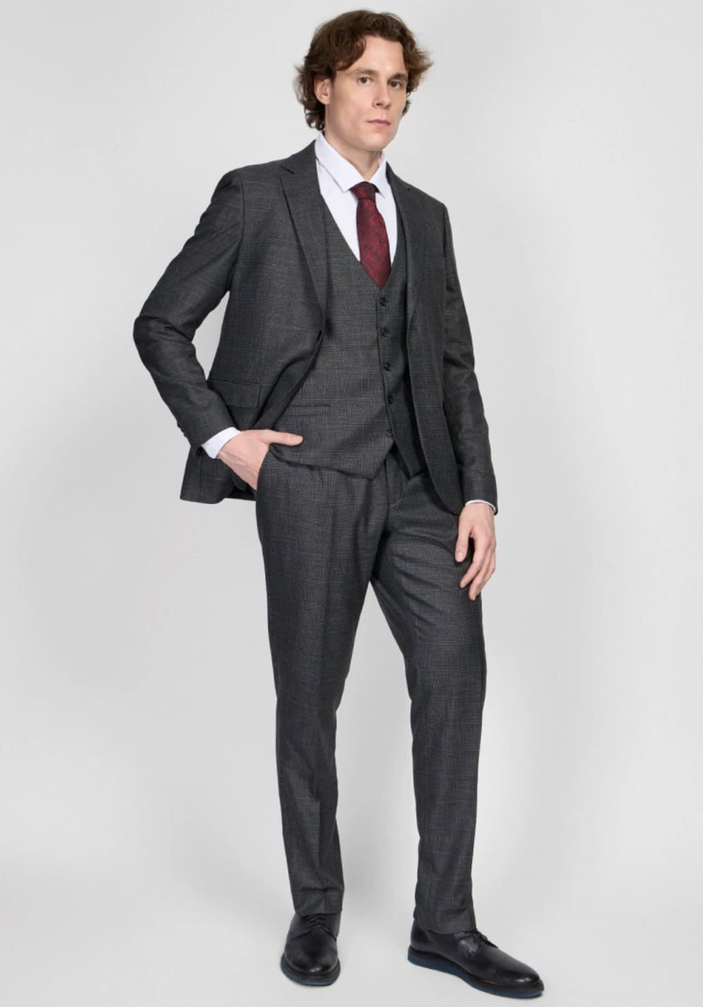 Мужской костюм тройка (темно-серый) В87