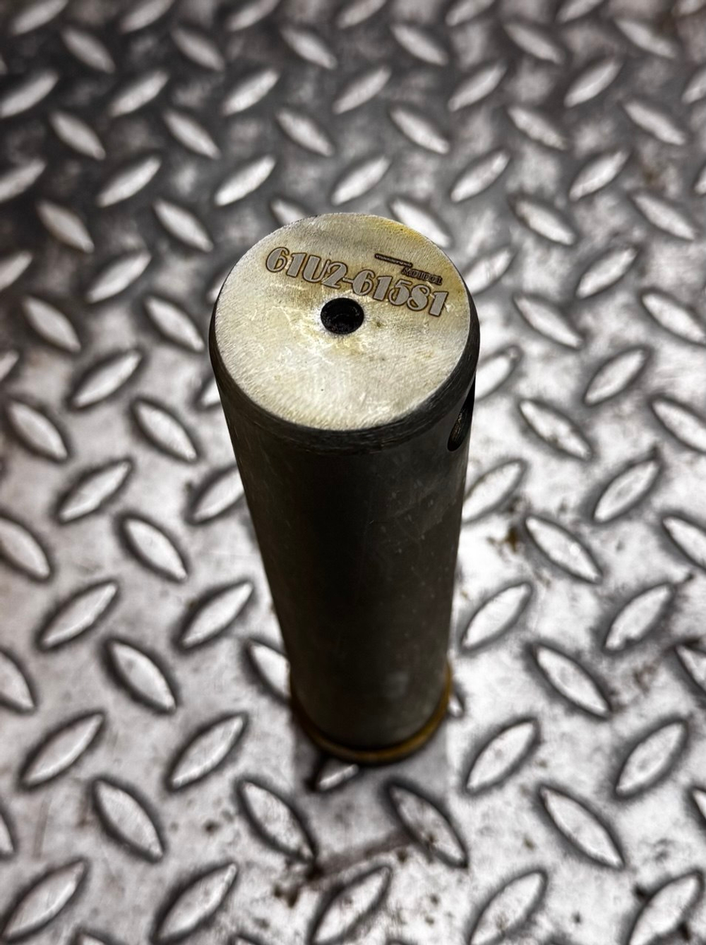 Палец 61U2-61581