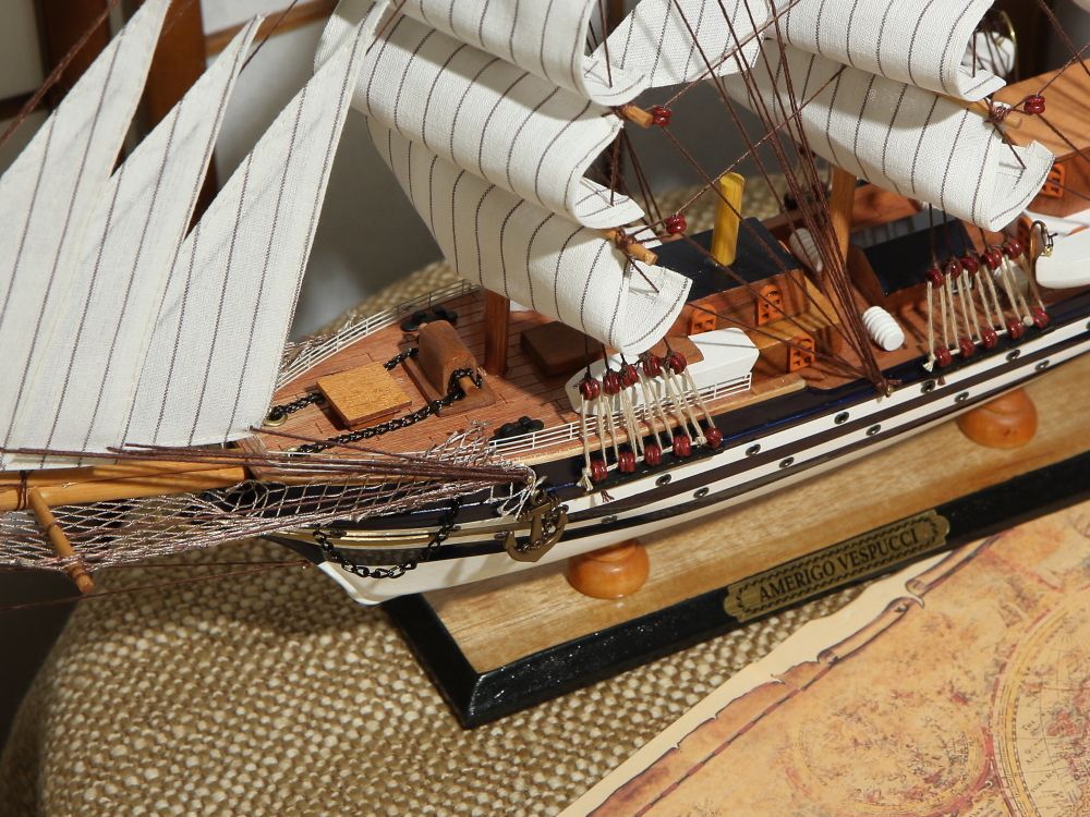 Meteor Lights Модель парусника ''Amerigo Vespuccl''