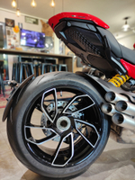 Ducati Diavel V4 (2024) RED