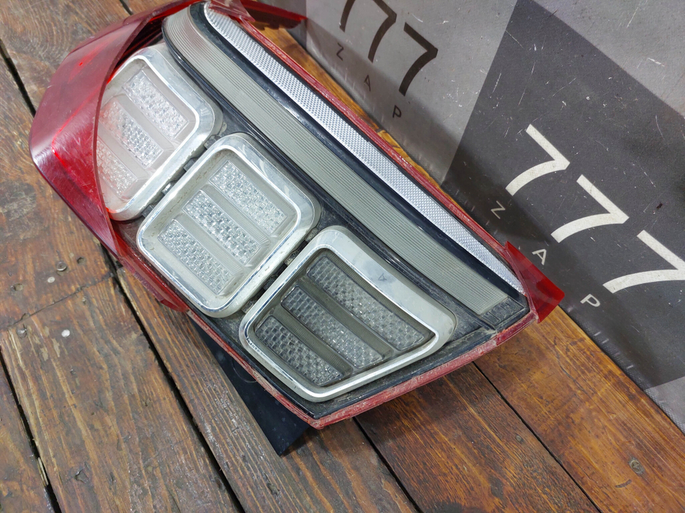 Фонарь зaдний пpавый с дефектом Hyundai Palisade (LX2) 18-22 Б/У Оригинал 92402S8100