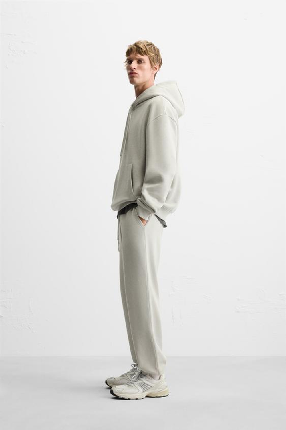 ZARA БАЗОВЫЕ БРЮКИ-ДЖОГГЕРЫ, ЦВЕТ ЛЬДА