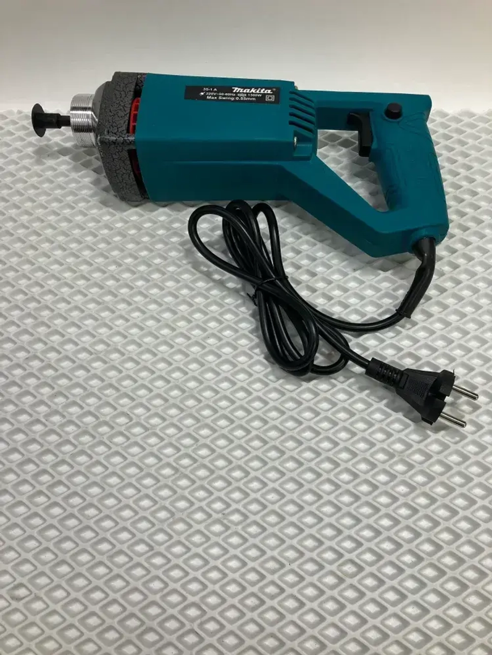 Глубинный вибратор для бетона Makita