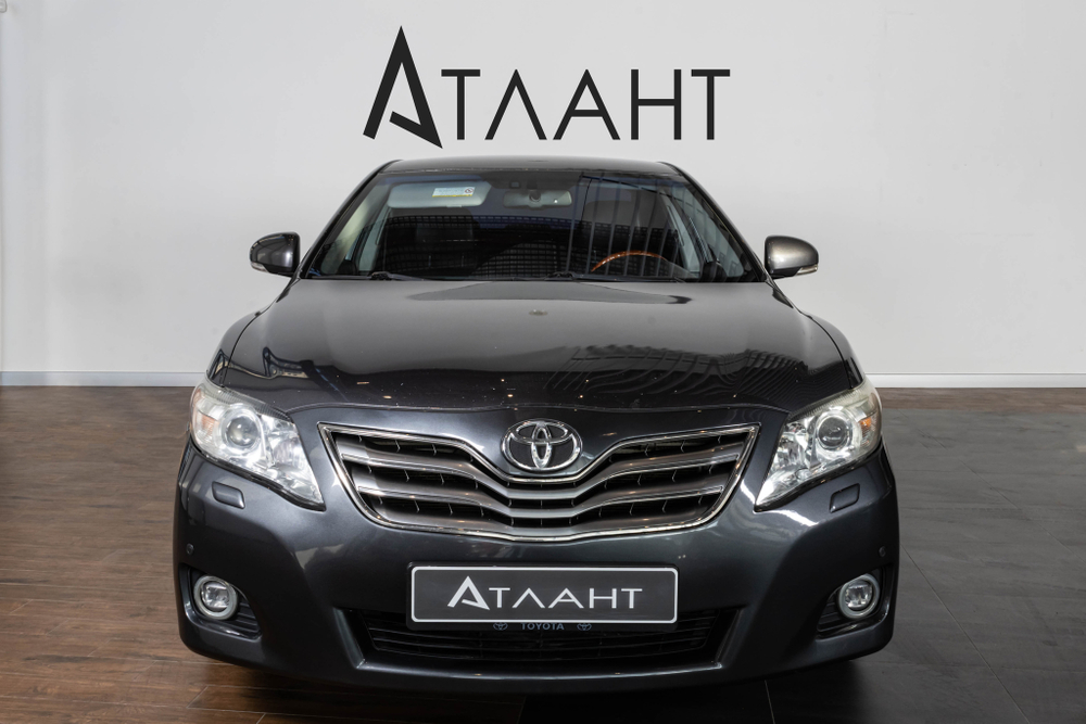 Toyota Camry, 2011 год