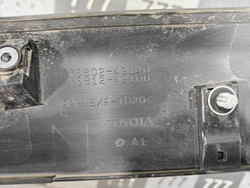Накладка крышки багажника нижняя Toyota RAV4 V (XA50) 18-нв Б/У Оригинал 768020R070