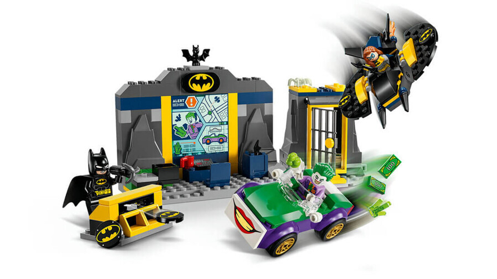 Конструктор LEGO Batman 76272 Бэтпещера с Бэтменом, Бэтгерл и Джокером