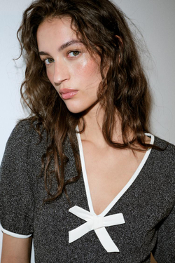 ZARA МИНИ-ПЛАТЬЕ С БАНТОМ, ТЕМНО-СИНИЙ/БЕЛЫЙ