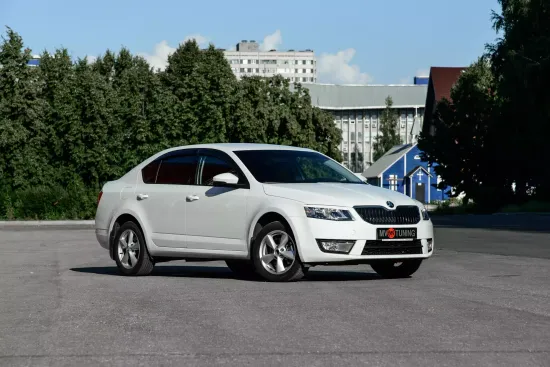 Вставки переднего бампера в стиле RS для Skoda Octavia III