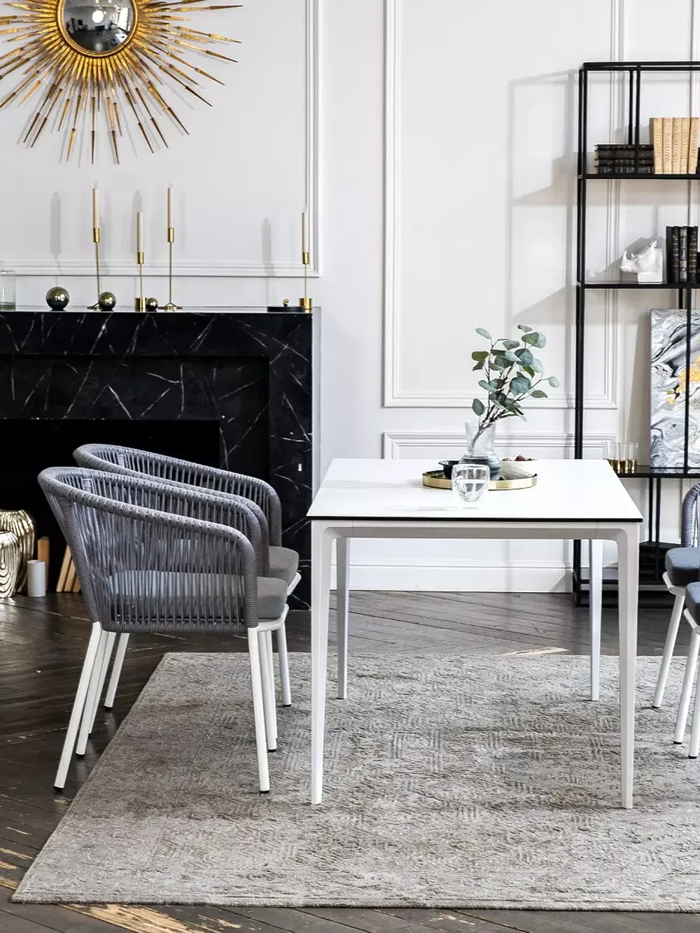 "Малага" обеденная группа на 4 персоны со стульями "Марсель", каркас белый, роуп светло-серый