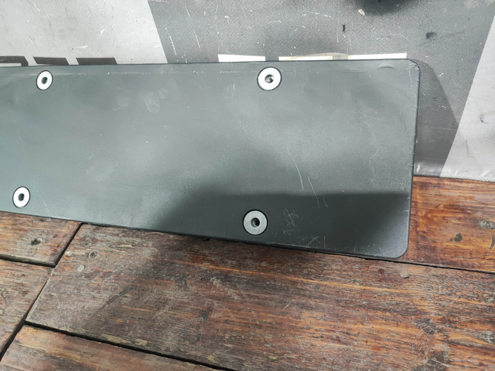 Площадка гос. номера Hongqi HS5 19-нв Б/У Оригинал 2803177DD01