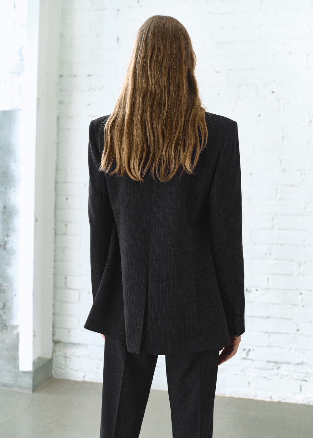 Костюмный блейзер в узкую полоску