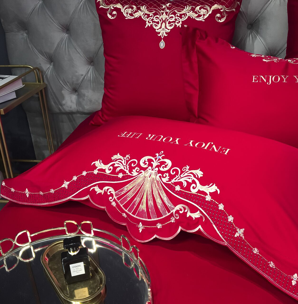 Постельное белье Сатин Гладкокрашеный Вышивка Делюкс на резинке DHCR002