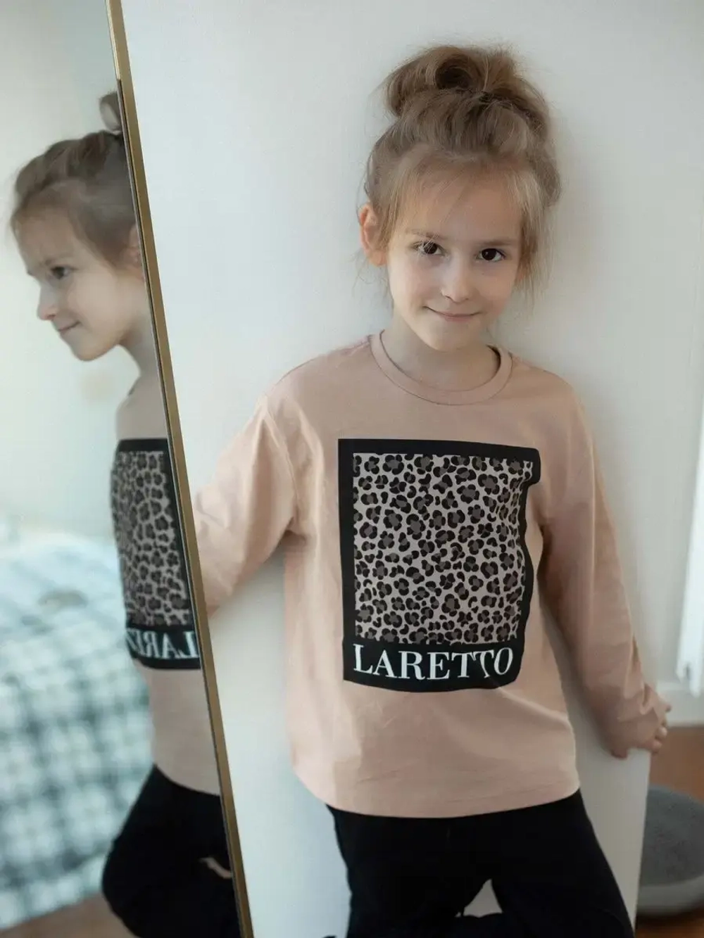 Костюм для девочки бежевый в школу