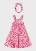 платье с повязкой на голову