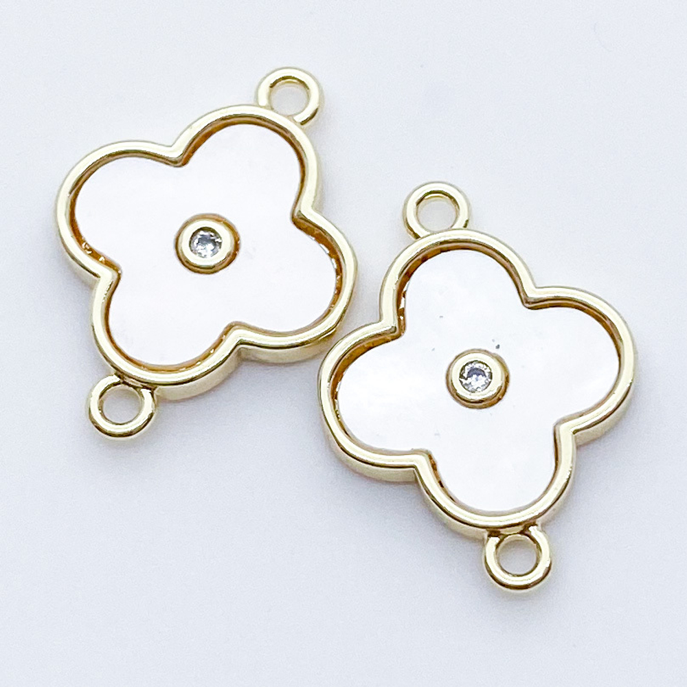 Коннектор клевер, цвет золото, белый перламутр, размер 20*15 мм, цена за 1 шт