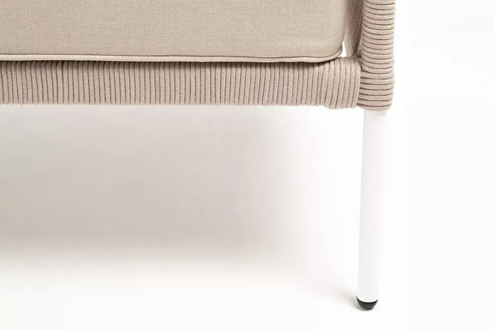 "Канны" диван 2-местный плетеный из роупа, каркас алюминий белый муар, роуп бежевый круглый, ткань бежевая 15052