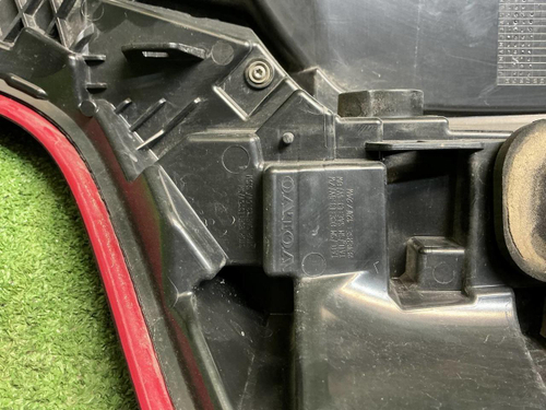 Фонарь правый Volvo XC90 2 (2014-н.в.)