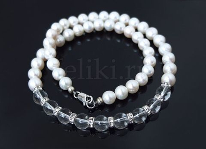 романтичные бусы из жемчуга и кварца