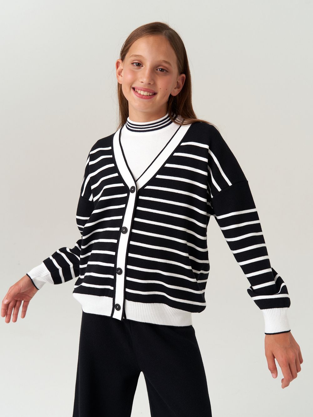 Кардиган для девочки в школу AT1010 черно-белый