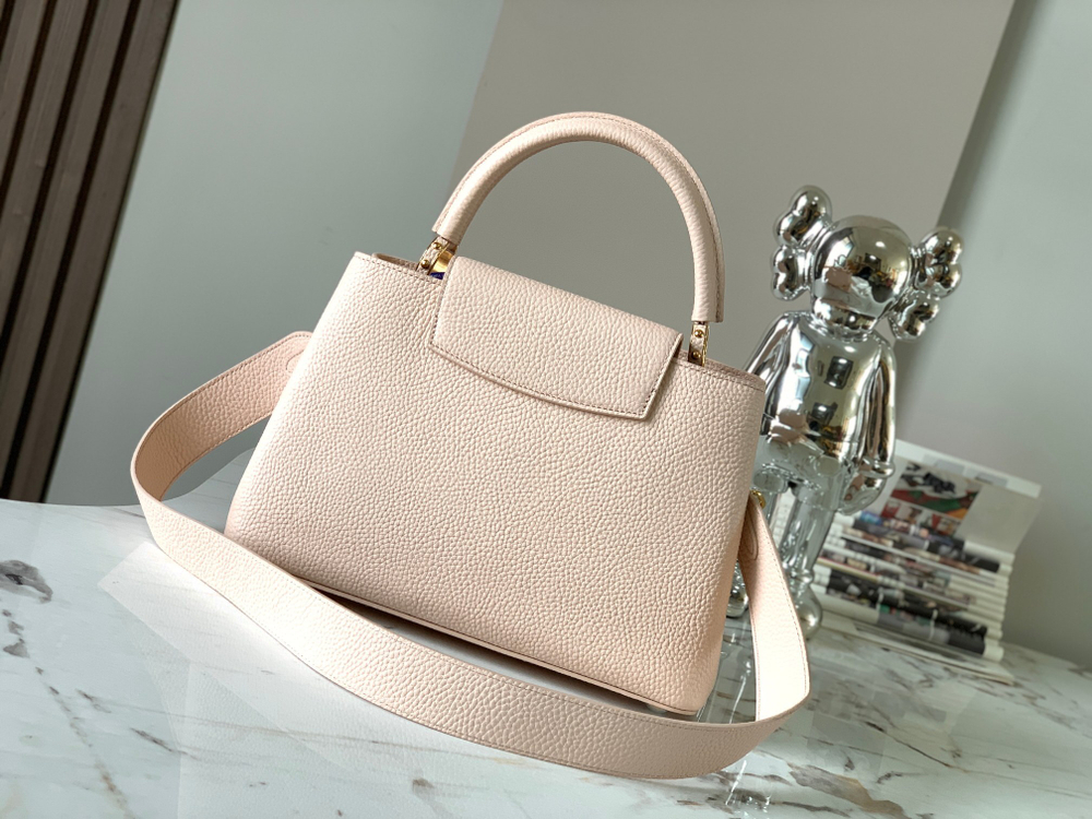 Louis Vuitton Capucines MM
