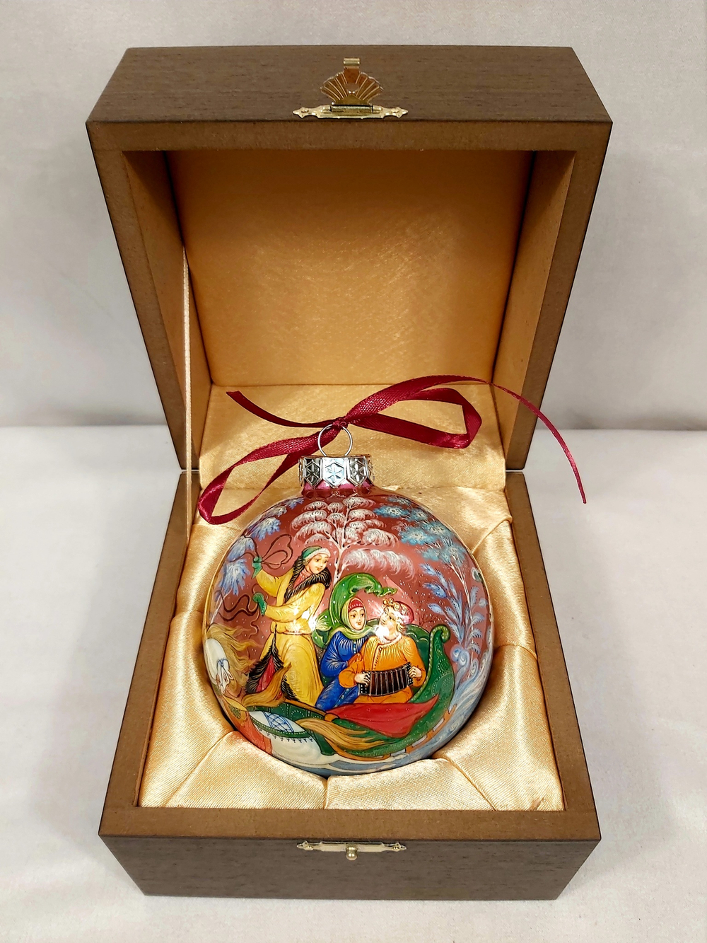 Шар новогодний с ручной росписью Палех "Тройка" в футляре