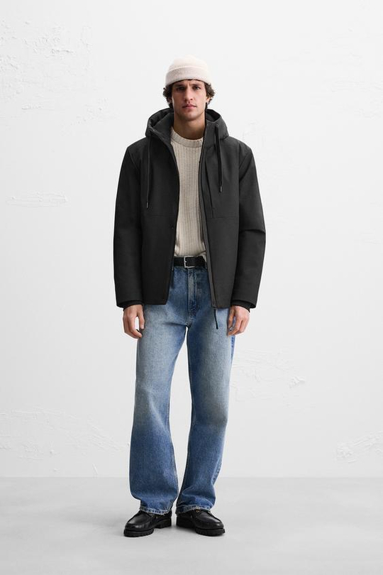 ZARA КУРТКА ИЗ ВЫСОКОТЕХНОЛОГИЧНОЙ ТКАНИ С КАПЮШОНОМ, ЧЕРНЫЙ