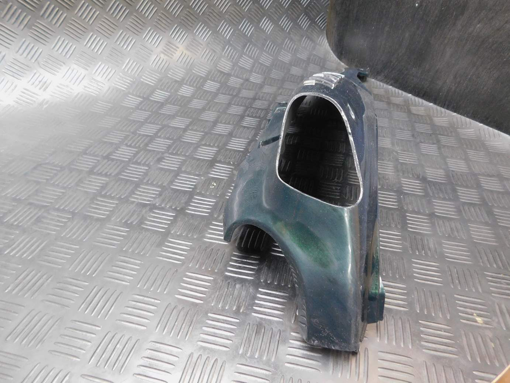 Пластик задний правый Kawasaki ZZR1100 99 36001-1502