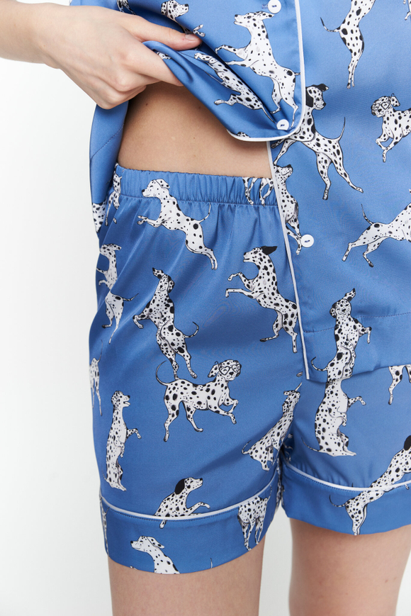 Шелковые шорты с кантом и далматинцами