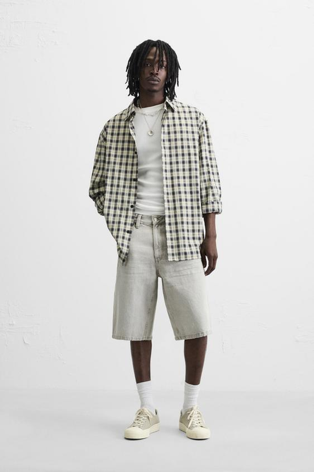 ZARA ДЖИНСОВЫЕ ШОРТЫ-БЕРМУДЫ СВОБОДНОГО КРОЯ, СЕРЫЙ