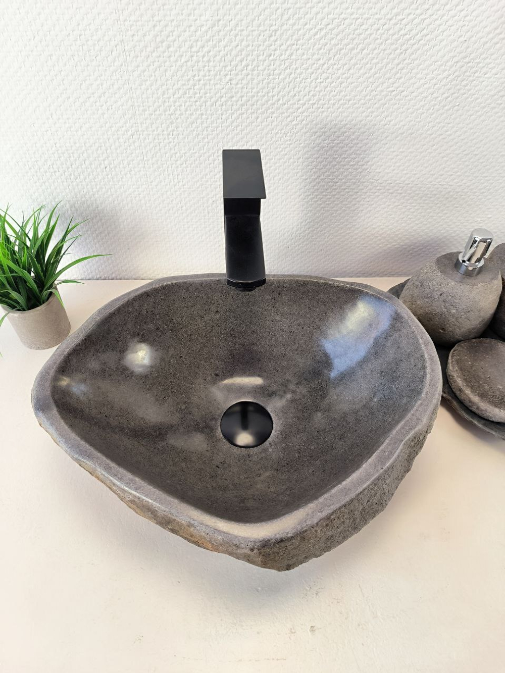 Раковина из речного камня RS-65972 45х34х15 из натурального камня