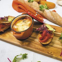 Кастрюля для подачи 12*9 см 250 мл овальная с крышкой эмаль  . P.L. Proff Cuisine