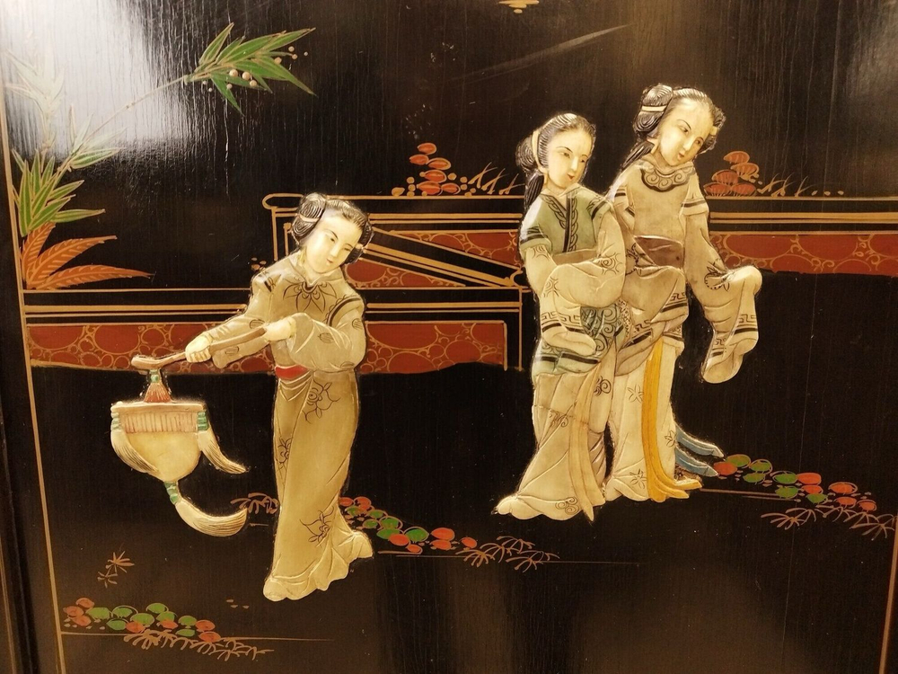 Комод в стиле Шинуазри