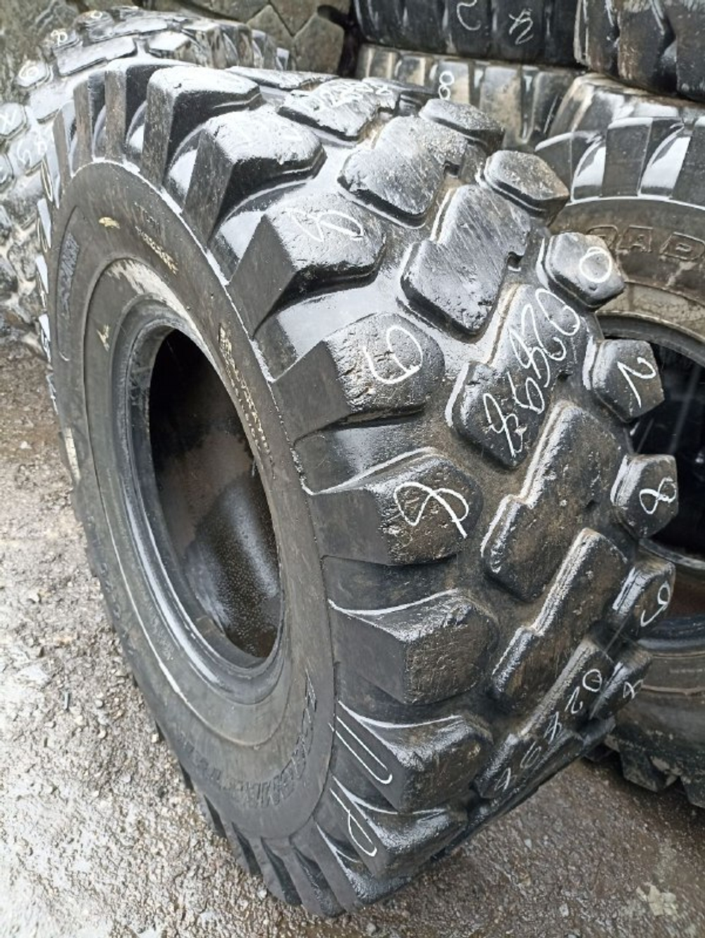 20.5-25 Camso Loadmaster шина б/у