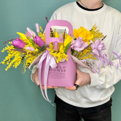 «Оттепель» Цветы в коробке с тюльпанами, мимозой, розами и лавандой