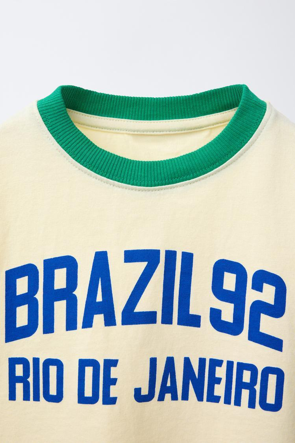 ZARA ФУТБОЛКА С КОНТРАСТНЫМИ КРОМКАМИ И НАДПИСЬЮ, СВЕТЛО-ЖЕЛТЫЙ