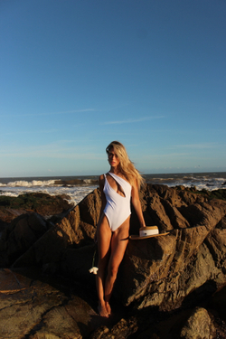 Слитный купальник Paula