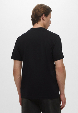 Футболка  мужская GUESS